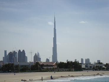 Vue générale depuis la plage de Dubai