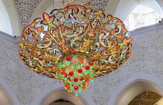 Lustre de la grande mosquée de Cheikh Zayed